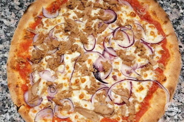 Tuna-Onions - Mister Pizza Morges
