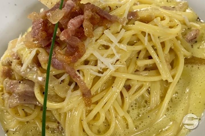 Spaghetti Carbonara - Restaurant Pizzeria Campano