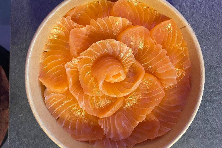 chirashi Saumon - Hona Sushi