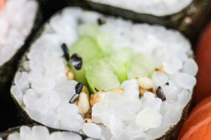 Maki concombre sesame - Hona Sushi
