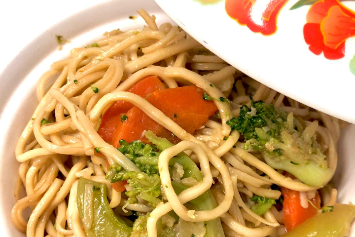 Fried Noodles with Chicken - Asian Fusion Baar Take Away