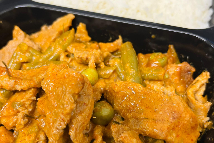 Panang Curry mit Poulet - Asian Fusion Baar Take Away