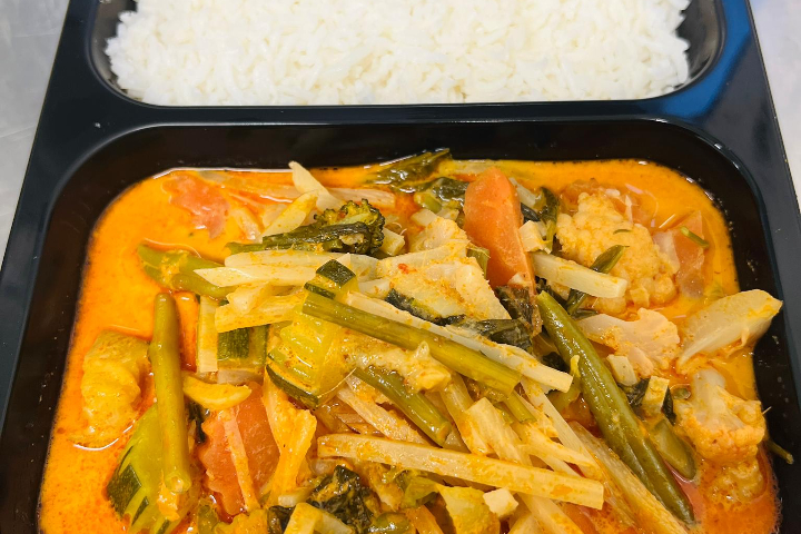 Red Curry with Duck - Asian Fusion Baar Take Away