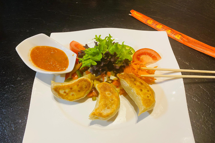 Fried Vegi Momo 3 pieces - Yakmomo Restaurant