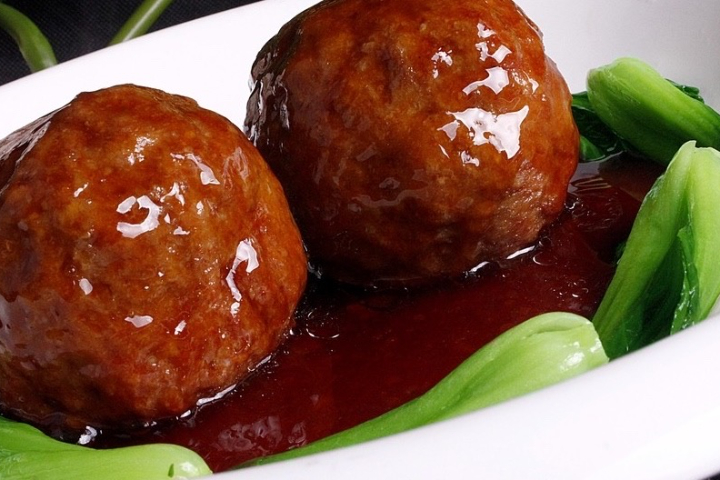 71. Braised Pork Ball in Brown Sauce - Mont Blanc 7 Restaurant chinois 鸿运餐厅