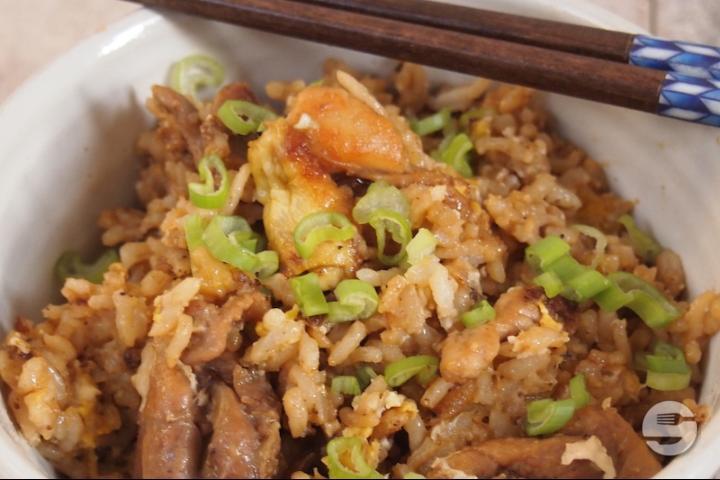 100A. Fried Rice with Chicken - Mont Blanc 7 Restaurant chinois 鸿运餐厅