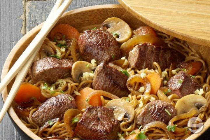 103C. Sauteed Beef Noodles - Mont Blanc 7 Restaurant chinois 鸿运餐厅
