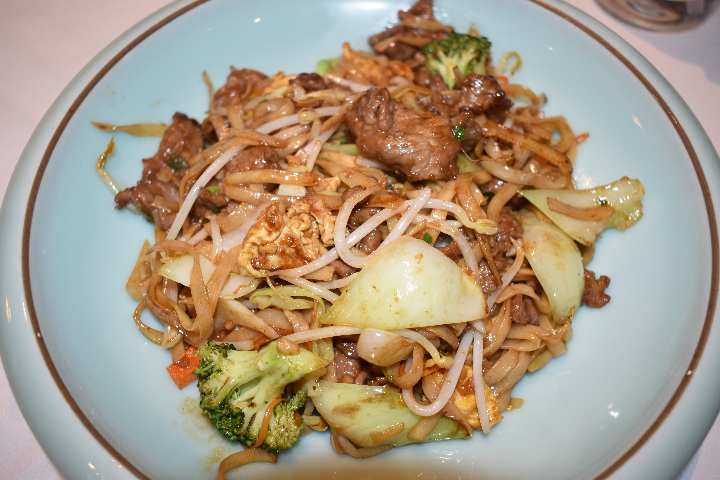 103C. Sauteed Beef Noodles - Mont Blanc 7 Restaurant chinois 鸿运餐厅