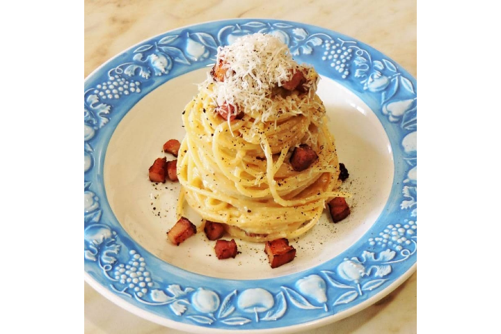 Spaghetti / Penne alla Carbonara - Antica Posta