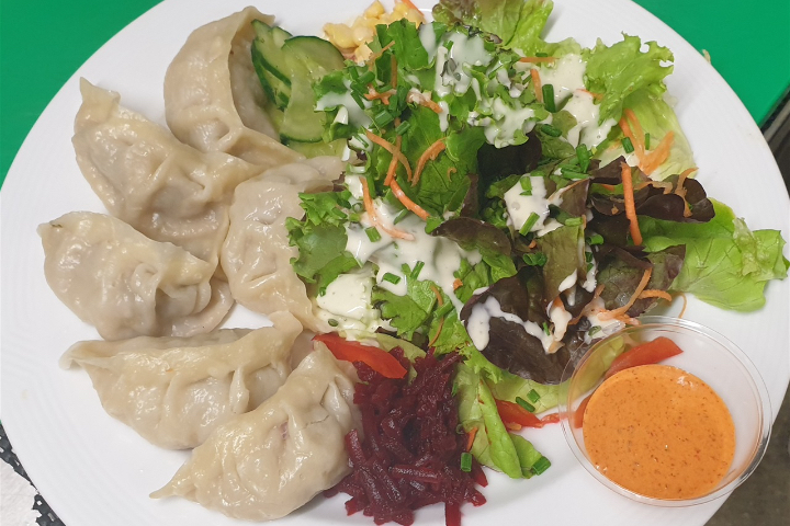 Beef meat Momo with salad - Momokitchen