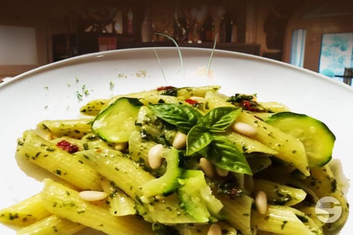 Penne al Pesto - Exclusive Ristorante Pizzeria