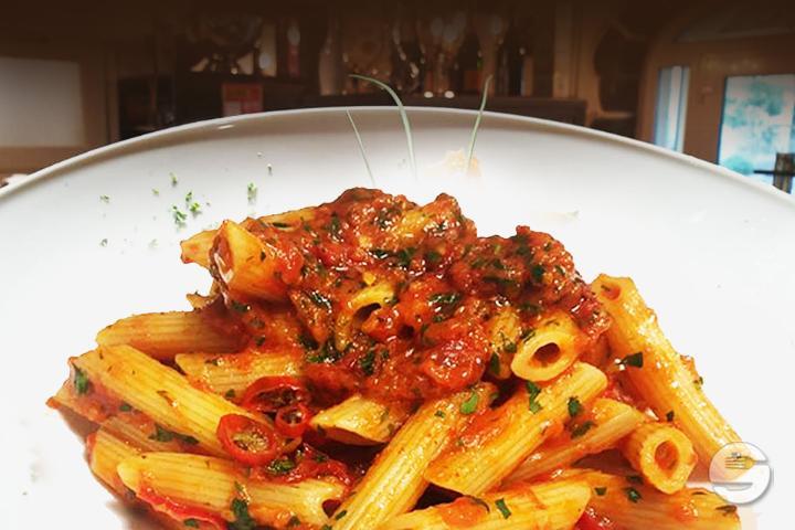 Penne all'Arrabbiata - Exclusive Ristorante Pizzeria