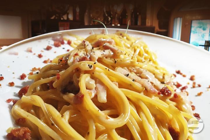 Spaghetti Carbonara - Exclusive Ristorante Pizzeria