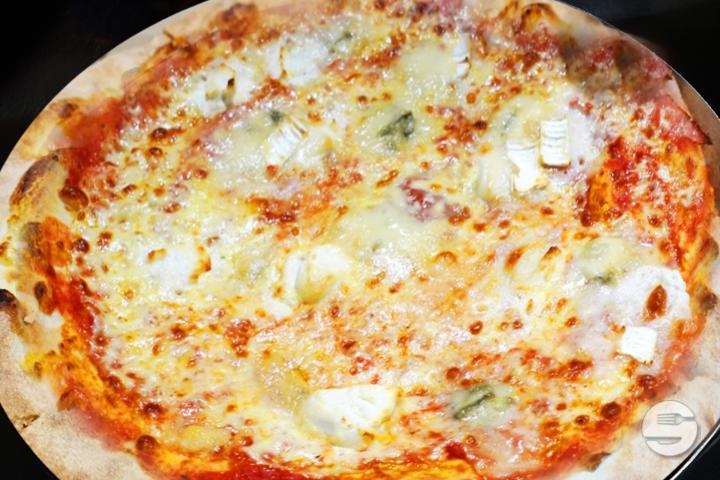 Quattro Formaggi - Exclusive Ristorante Pizzeria