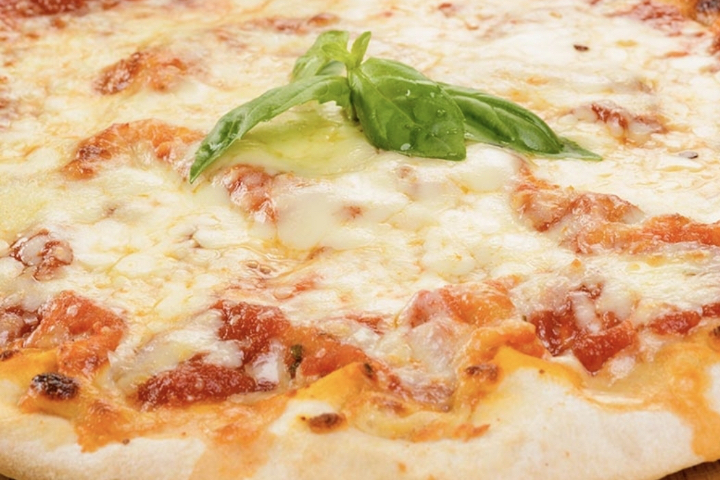 Pizza Margherita - Italia bistro to go Lisa