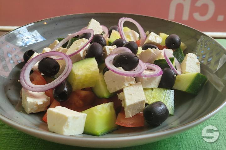 Greek salad - Gimis Pizza & Panini