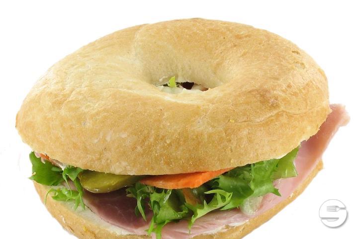 The Real US Bagel with Ham, Cream Cheese and Crudités - Zo'Gut
