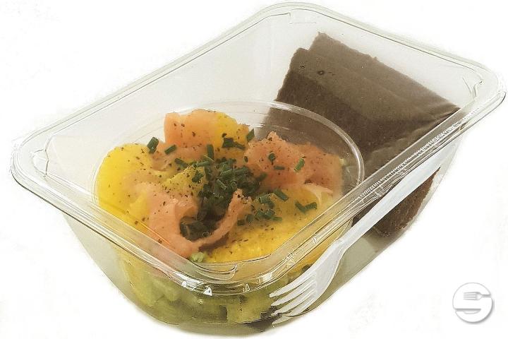 Avocado, Salmon and Citrus Salad with Whole Bread - Zo'Gut