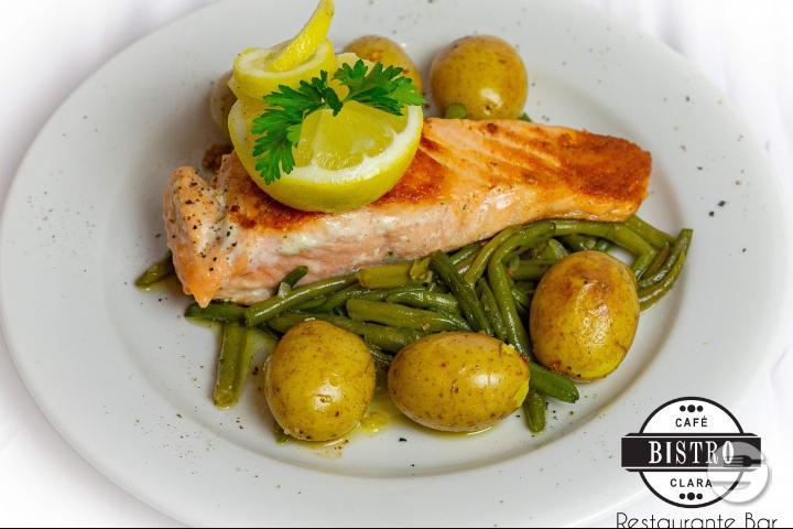 Grilled salmon with vegetables - Cafe Bistro Clara