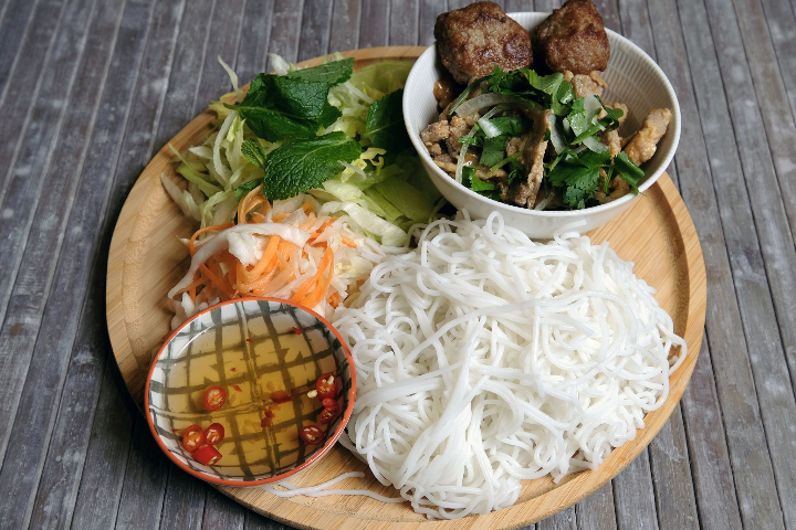 Vietnamese BBQ Pork Rice Vermicelli - Bun Cha Ha Noi - Wawa's Asian Kitchen