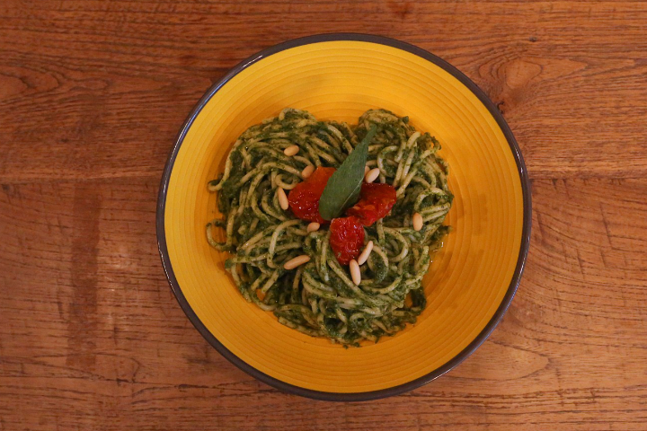 Spaghetti al Pesto Genovese - Strada4058
