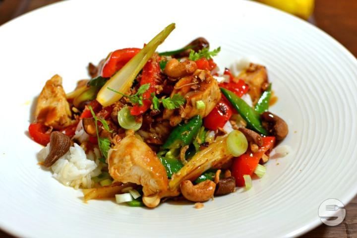 Cashew Stir-Fry - TomSab Thaï Restaurant