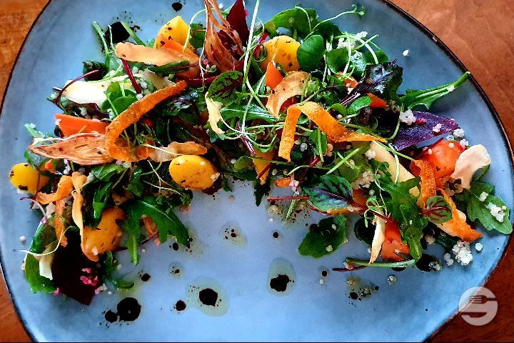 Quinoa Salad with Seasonal Vegetables - Maison 66