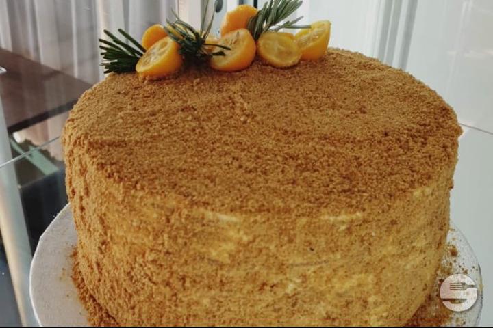 Mille-Feuille Cake with Honey - Maison 66