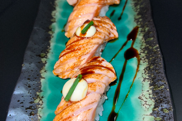 Flamed Salmon nigiri truffle mayo - Kantō Sushi