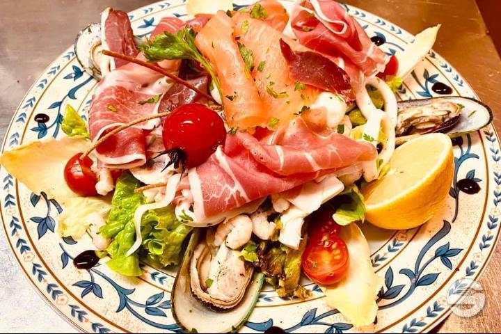 Fantasy of Gourmet Salads - Sole Mio