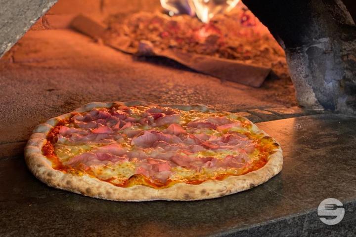 Pizza Prosciutto - Sole Mio