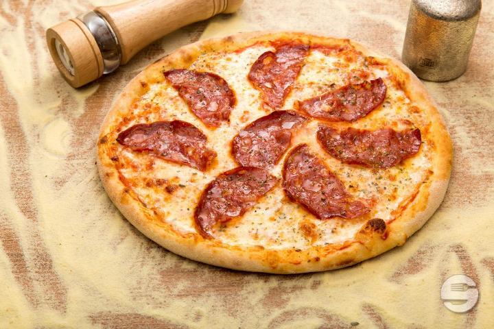 Pizza Calabrese - Routes Argentines