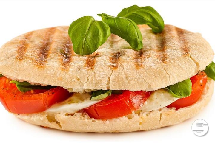 Tomato & Mozzarella Puccia - Routes Argentines