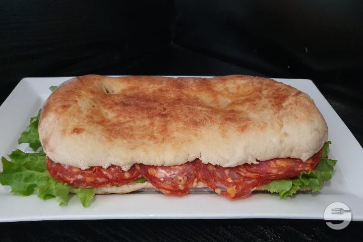 Puccia Spicy Salami - Routes Argentines