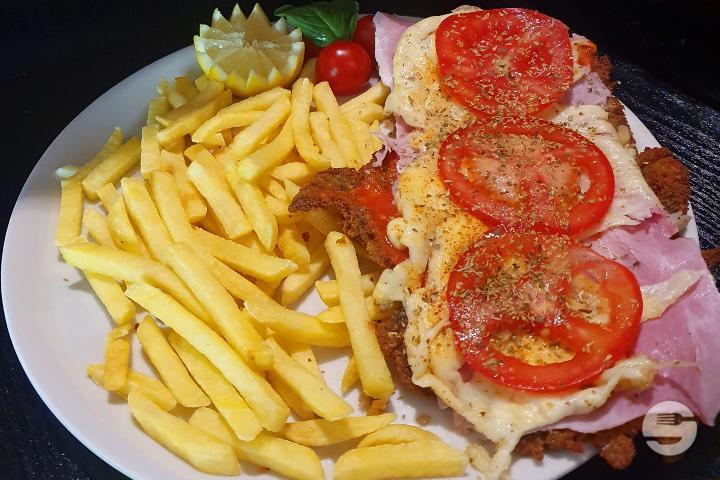 Milanesa Napolitana - Routes Argentines