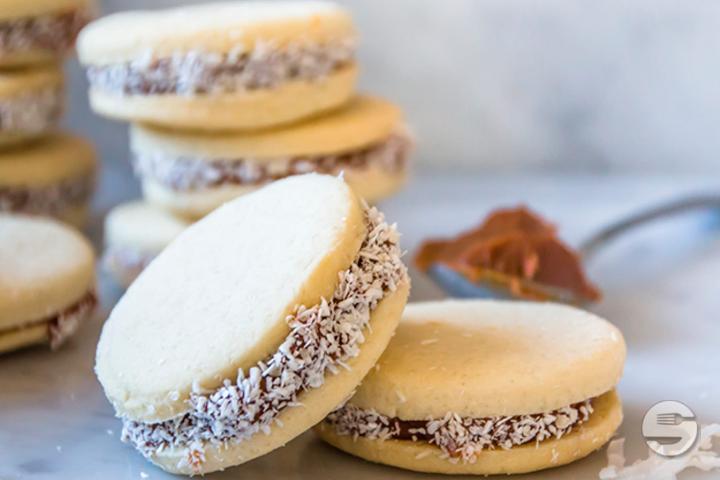 Homemade Alfajor de Maicena - Routes Argentines