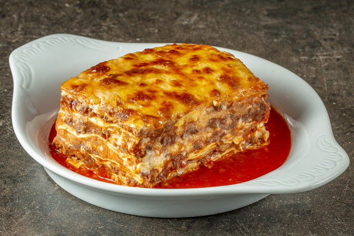 Home Beef Lasagna - Les Tilleuls