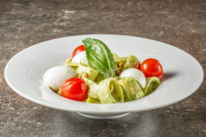 Pesto Cream Ruote and Mozzarella from Bufflonne - Les Tilleuls