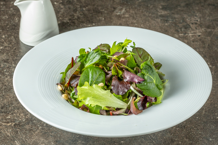 SALADE FANTAISIE ET PIGNONS RÔTIS - Les Tilleuls