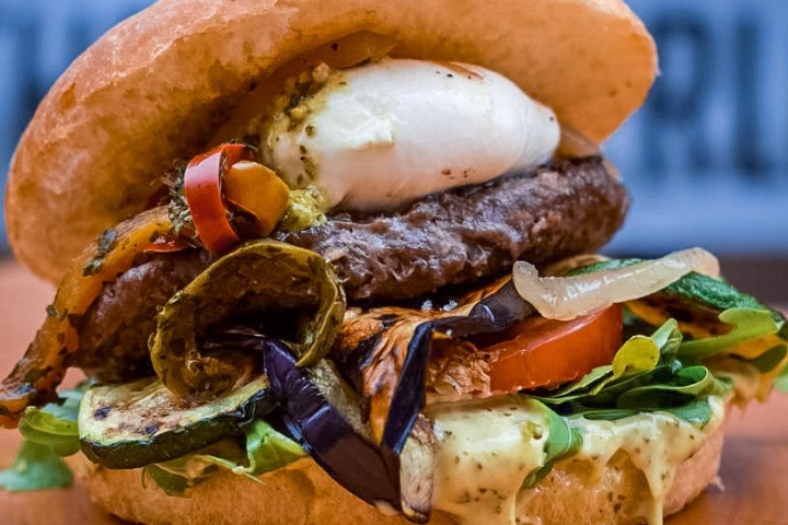 Méditerranean Beef Burger - Burgerland Orbe