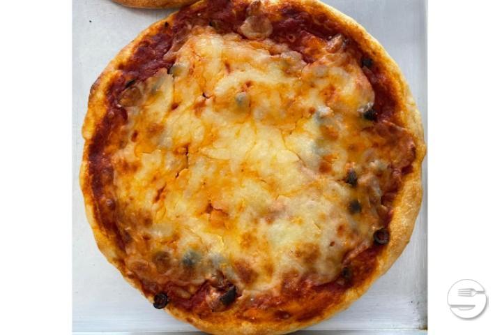 ROUND mozzarella and tamato base - Gastronomia La Svolta