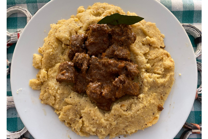 Polenta e salmì di cervo - Gastronomia La Svolta