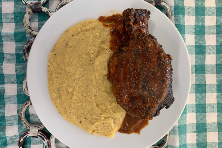 Polenta con stinco di maiale - Gastronomia La Svolta