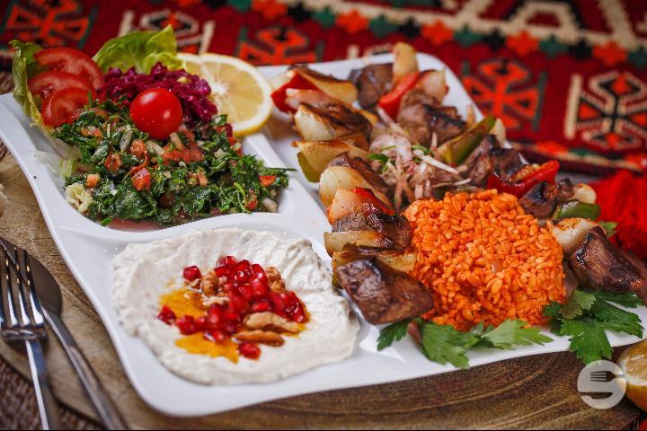 Assiette Brochettes d'Agneau - Mezze du Liban
