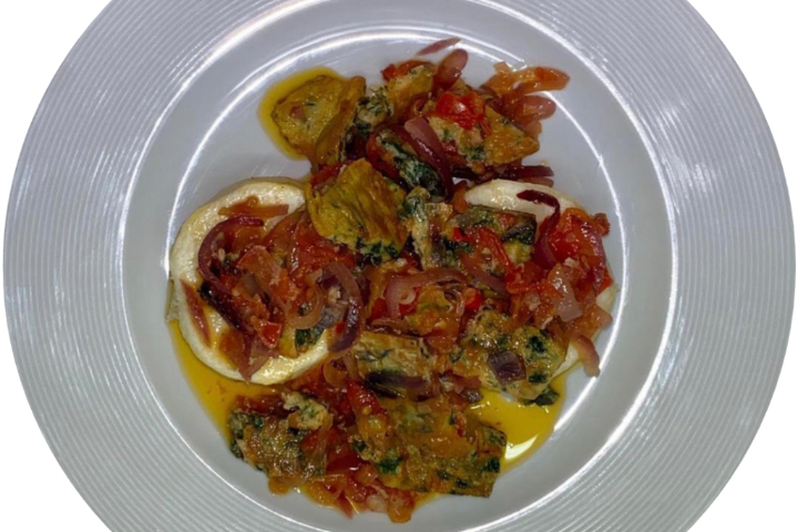 Yam mit scattered Eier - Enumah Delicious Takeaway