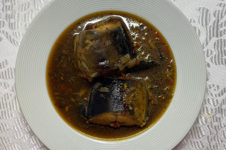 Scharfe Fisch Suppe - Enumah Delicious Takeaway