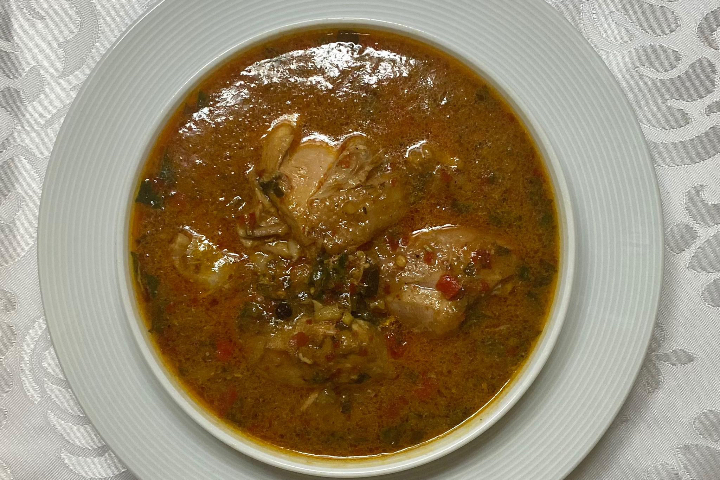 Scharfe Hühner Suppe - Enumah Delicious Takeaway