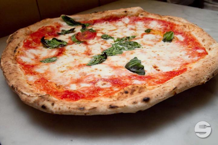 Margherita Pizza - Restaurant Code Bar