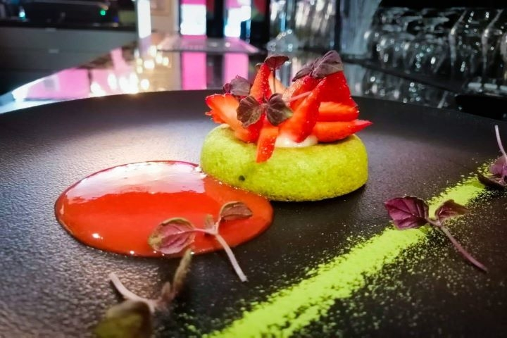 coconut financier, matcha tea - Le Bistroquet