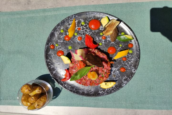 Greek beef tartare - Le Bistroquet